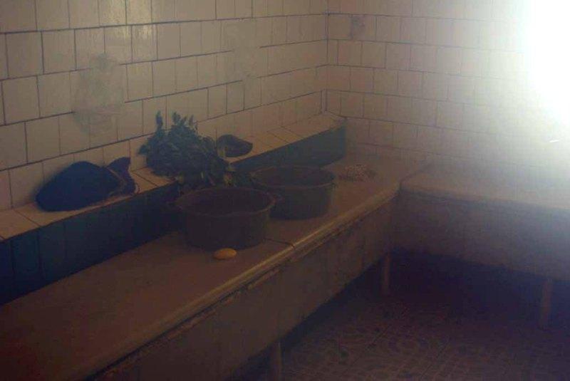 Фото Житель Златоуста устроил в своей квартире общественную баню