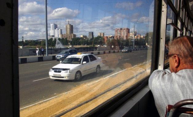 Фото В Челябинске проезд в трамваях и троллейбусах снизился до 20 рублей