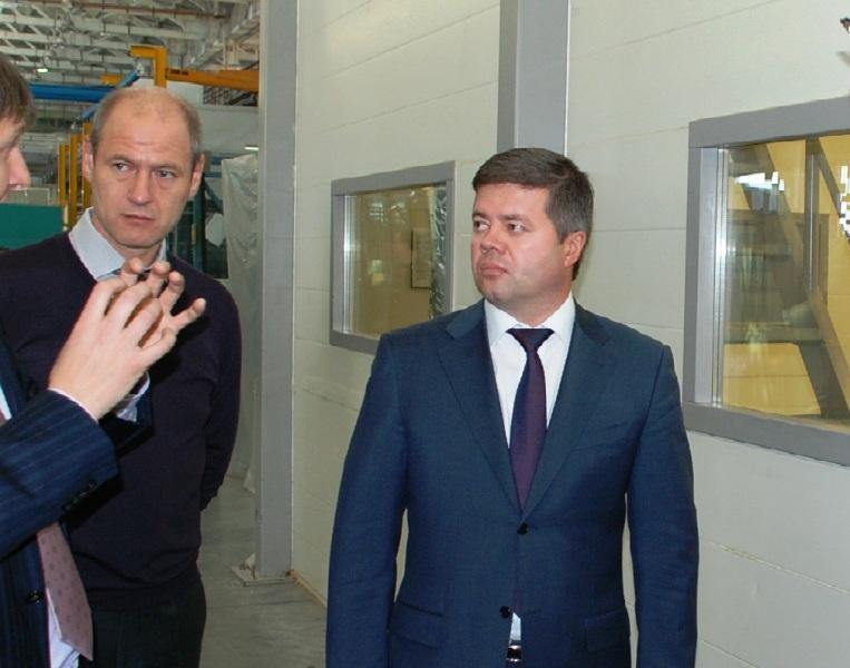Фото Челябинский завод стекла показал пример решения поставленной губернатором задачи
