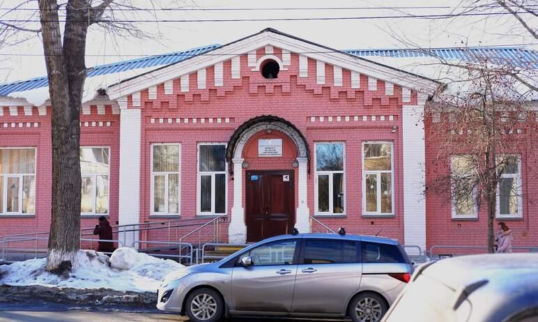 Фото Историческому зданию на Володарского в Челябинске планируют вернуть первозданный вид