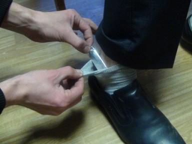 Фото В Челябинске студента-юриста поймали с наркотиками: парень прятал их в носке