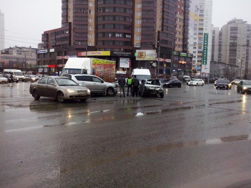 Фото Крупная авария произошла на северо-западе Челябинска