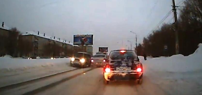 Фото Зимой водители Магнитогорска не столь суровы, могут пропустить и едущего по встречке ВИДЕО