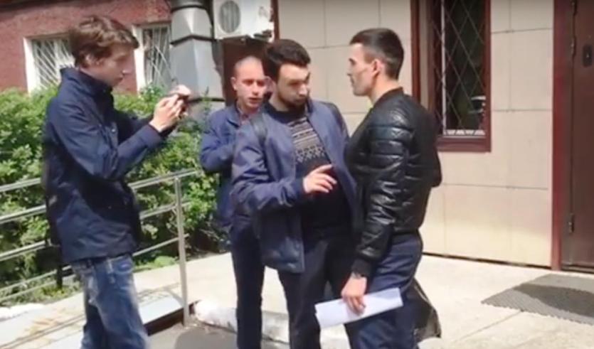 Фото Появилось видео задержания руководителя челябинского штаба Навального