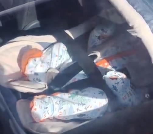 Фото В Магнитогорске мать оставила на жаре в машине грудного ребенка