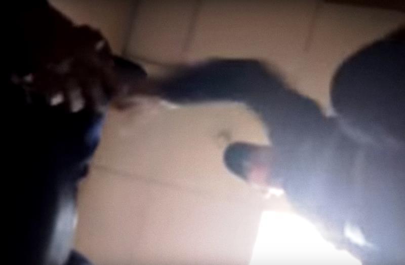 Фото Охранники челябинского супермаркета избили инвалида за мнимую кражу бритвенных лезвий