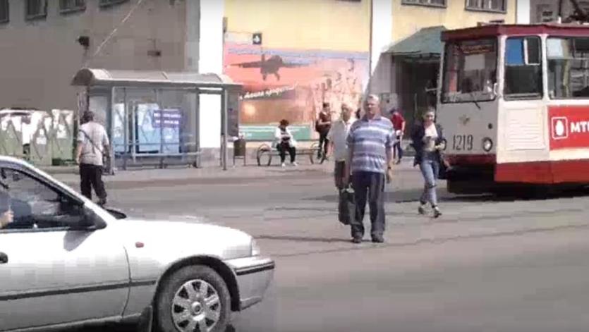 Фото Жители Челябинска обнаружили самую опасную остановку в городе