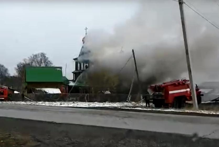 Фото В Саткинском районе горела церковь