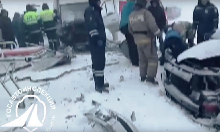 Фото В Челябинской области иномарка врезалась в «Газель»: двое погибли, трое пострадали