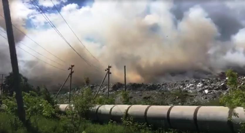 Фото Пожар на городской свалке еще не потушен, подключилась дополнительная техника