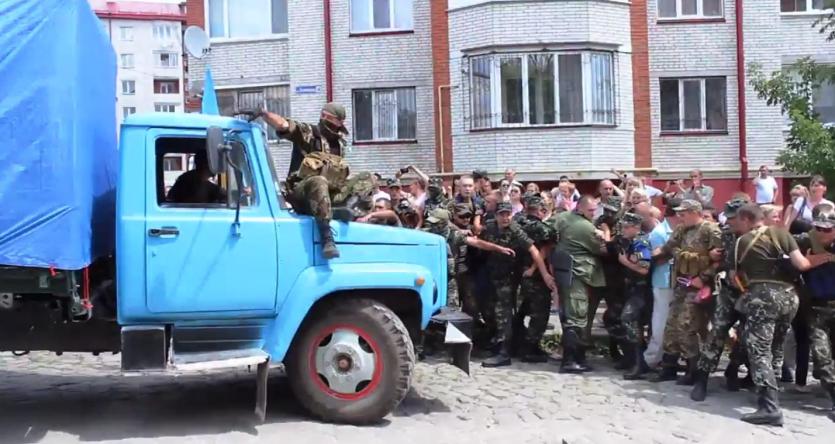 Фото Украинских призывников силой отправляют воевать против своих