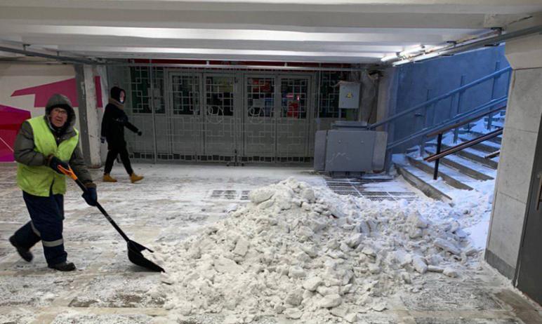 Фото В Челябинске замело подземные переходы, их экстренно чистят