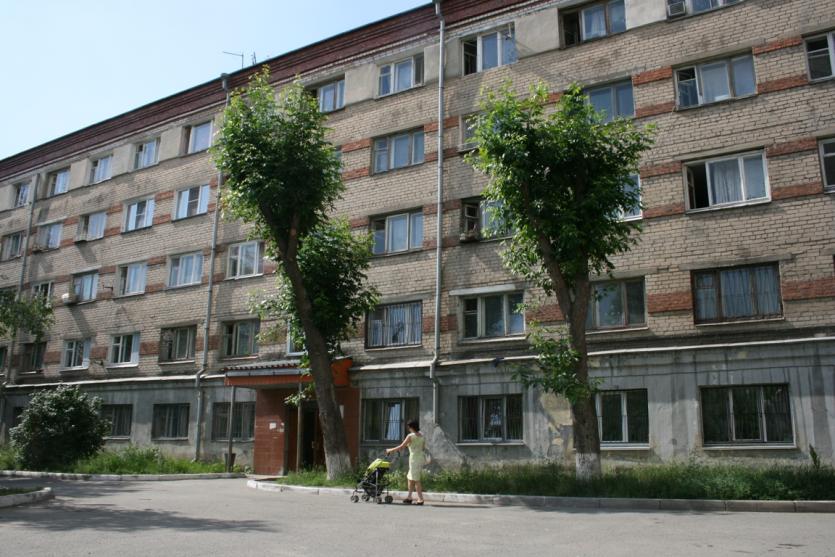 Фото В Челябинске жители бывшего общежития устроили пикет в защиту своих прав
