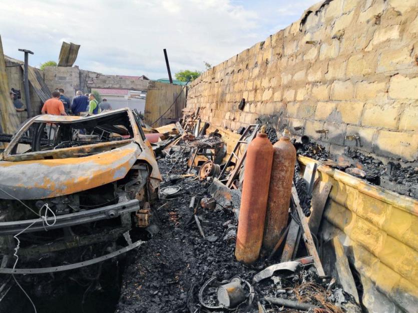 Фото Взрыв газа в Чебаркуле уничтожил частный дом, гараж и два автомобиля