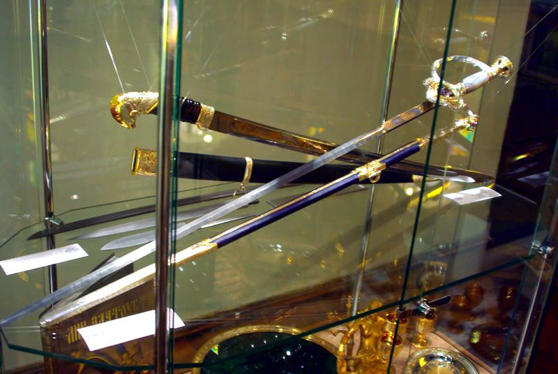 Фото Экспертиза определит принадлежность экспонатов Златоустовской оружейной фабрики к имуществу Музейного фонда РФ