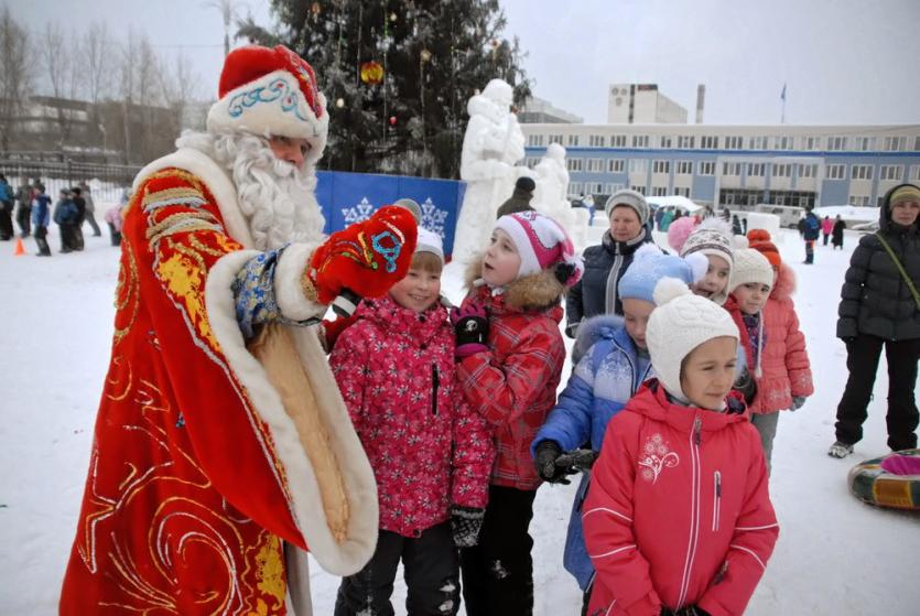 Фото «Златмаш» открыл снежный городок