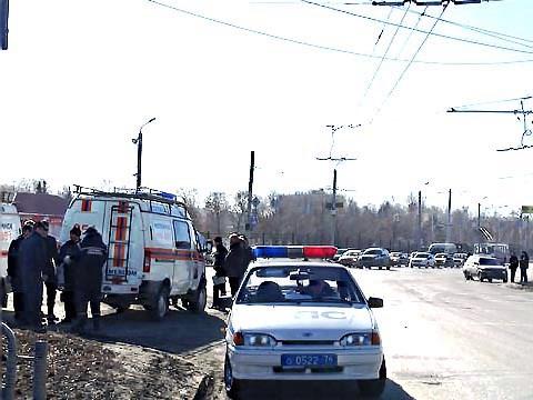 Фото В Челябинске автомобиль службы спасения попал в ДТП