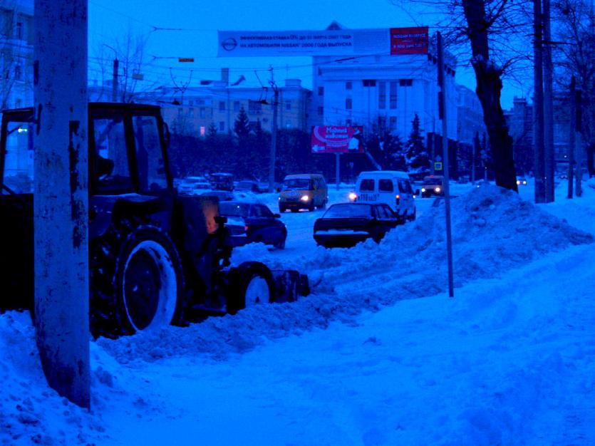 Фото В Челябинске за ночь вывезли около трех тысяч тонн снега