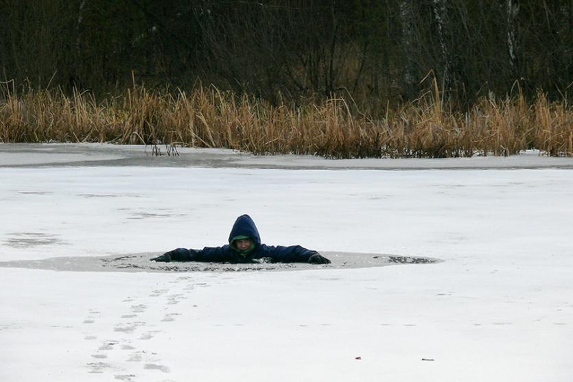 Фото Жительница Кыштыма провалилась под лед