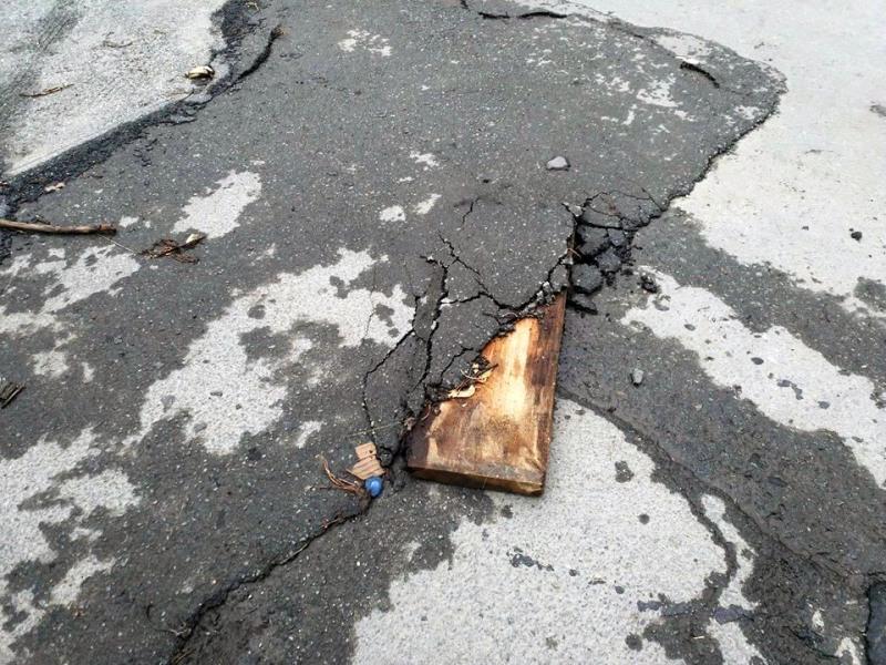 Фото Жителей Металлургического района Челябинска и позабавил, и огорчил ремонт дороги