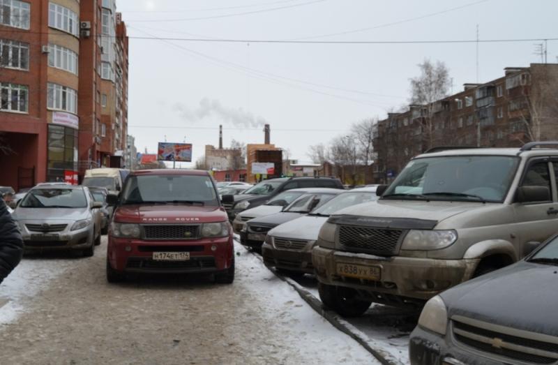 Фото «Я паркуюсь как олень!»: администрация Челябинска показывает горожанам нарушителей правил благоустройства