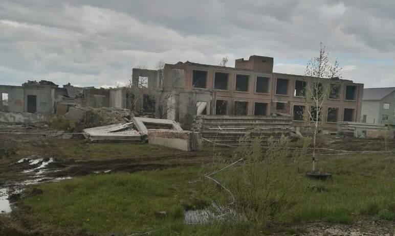 Фото В Агаповском районе подросток погиб во время демонтажа здания старой школы