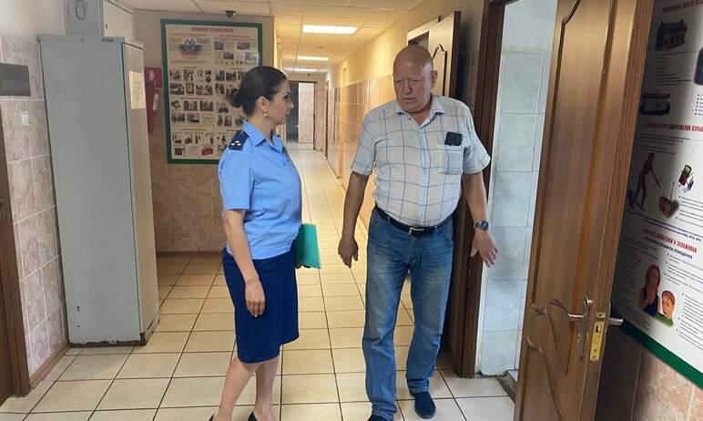 Фото Челябинский прокурор встретилась с бродягами, от которых отвернулись родственники 