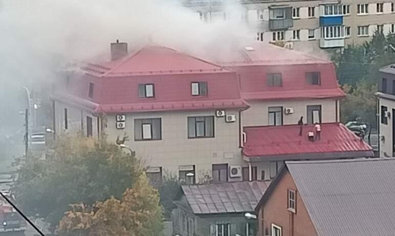 Фото Пожар в Челябинске на перекрестке Доватора и Колсанова. ФОТО (новость дополняется)
