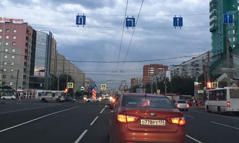 Фото ГИБДД раскритиковала власти Челябинска за организацию дорожного движения на Комсомольском проспекте