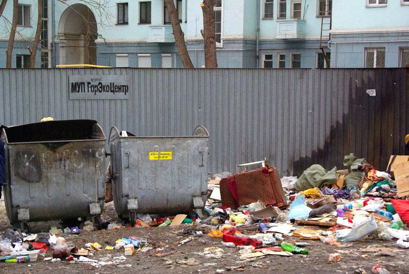 Фото Михаил Юревич: Жить с мусором и бурьяном в общественных местах недопустимо 