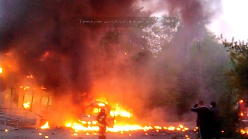 Фото При взрыве машины в Новосинеглазово загорелась «Пятёрочка»