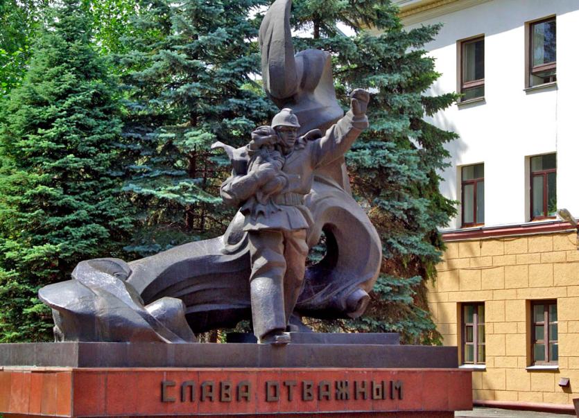 Фото В Челябинске пожарные обнаружили бездыханное тело женщины