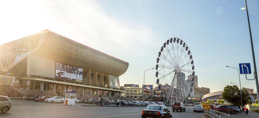 Фото В Челябинске у Мегаполиса может появиться 65-метровое колесо обозрения с застекленными кабинками