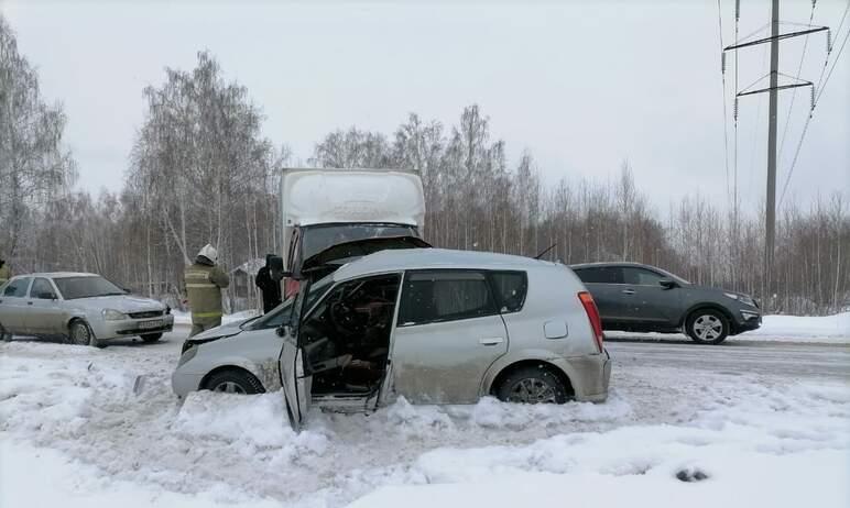 Фото В Копейске погиб водитель иномарки, вылетев навстречу «Газели»