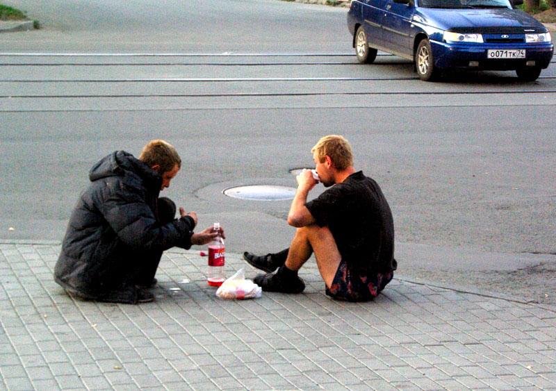 Фото В Челябинске полиция выявила более 3 тысяч любителей выпить спиртное на улице