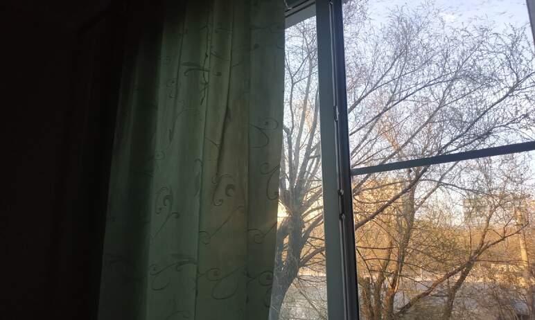Фото Магнитогорец выбросил в окно случайную знакомую