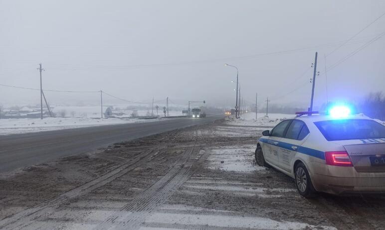 Фото В Челябинской области из-за непогоды ограничили движение по М-5, но не для всех