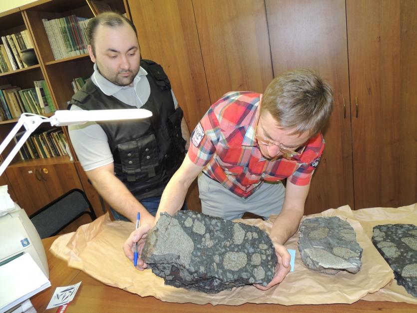Фото Эпопея с похищением метеорита «Челябинск» продолжается