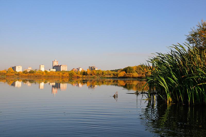 Фото В Челябинске не могут решить, кому поднимать трубы со дна реки 