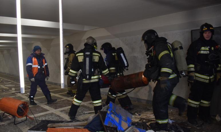 Фото В подземном переходе Челябинска взорвался газовый баллон