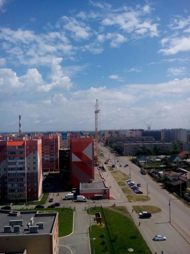Фото В Челябинске башенный кран отбросил стрелу, чудом обошлось без жертв