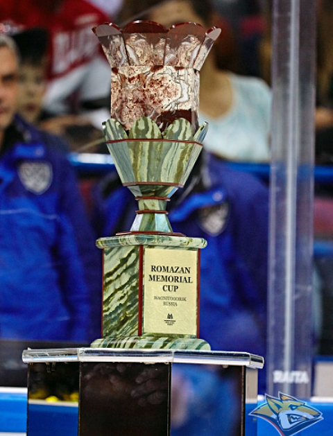 Фото Главный трофей хоккейного мемориала Ивана Ромазана уехал в Китай
