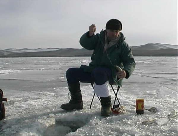 Фото В озерскую реанимацию с обморожением доставлен престарелый рыбак