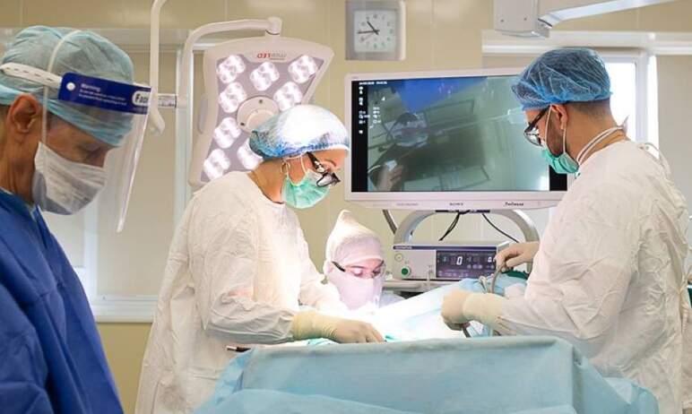 Фото Врачи челябинского онкоцентра спасли пациентку с гигантской опухолью матки