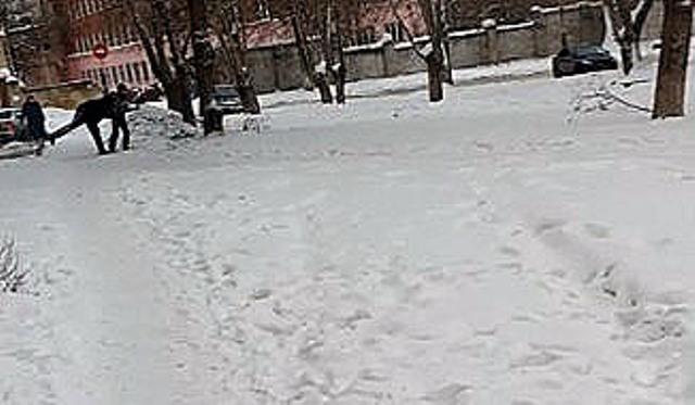 Фото В Челябинске пьяный мужчина избил ребенка