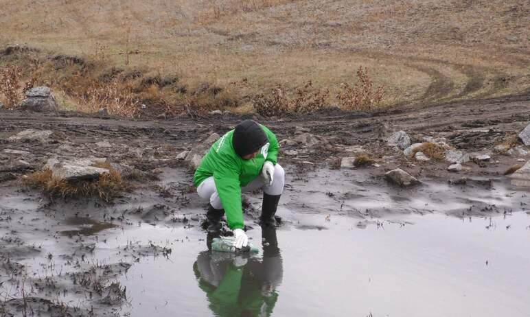 Фото В Троицком районе из-за обнаружения аммиака в реке Уй люди остались без воды