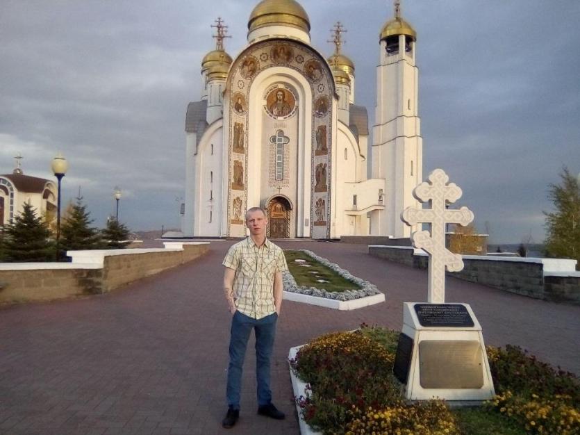 Фото Магнитогорский сирота Сергей Антипин начал новую жизнь с похода в православный храм