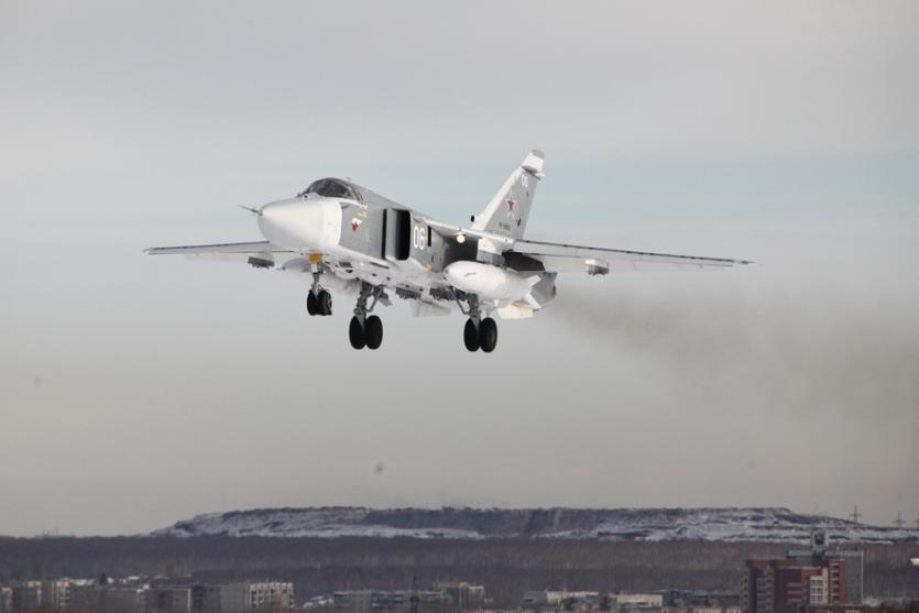 Фото Военные летчики ЦВО играют бомбами в авиадартс