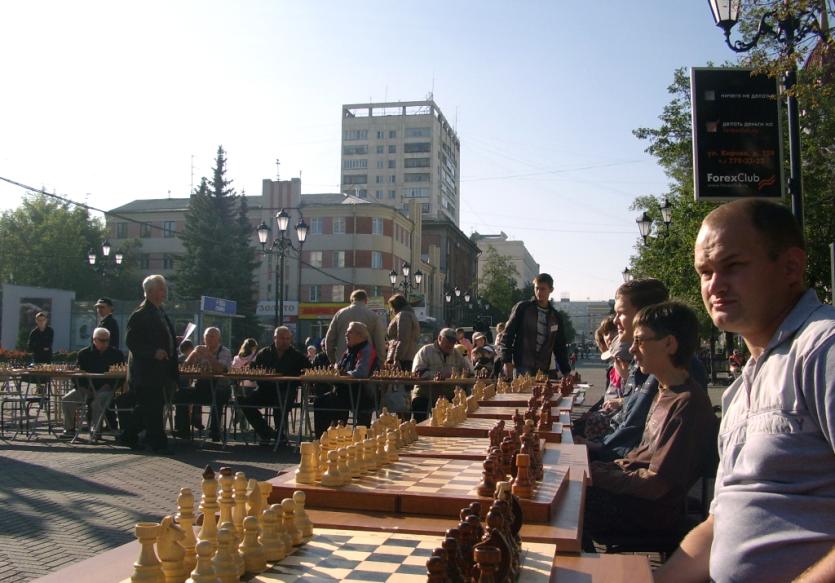 Фото В честь Дня города Челябинска мастера шахмат дадут урок любителям интеллектуальных игр