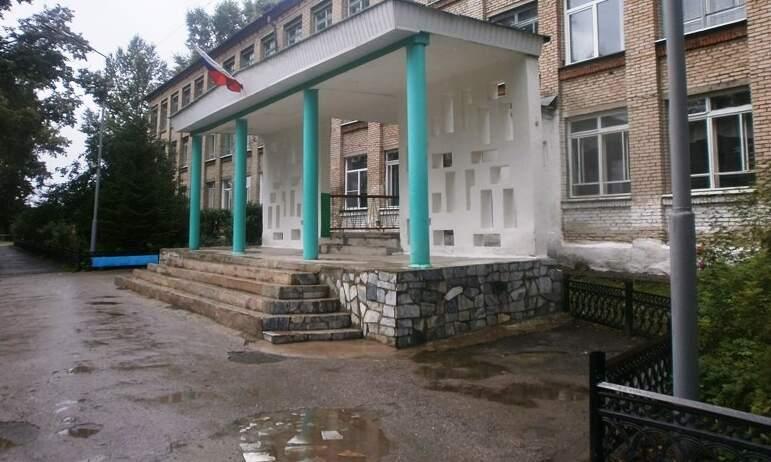 Фото В Челябинской области усилят меры безопасности в школах после трагедии в Ижевске